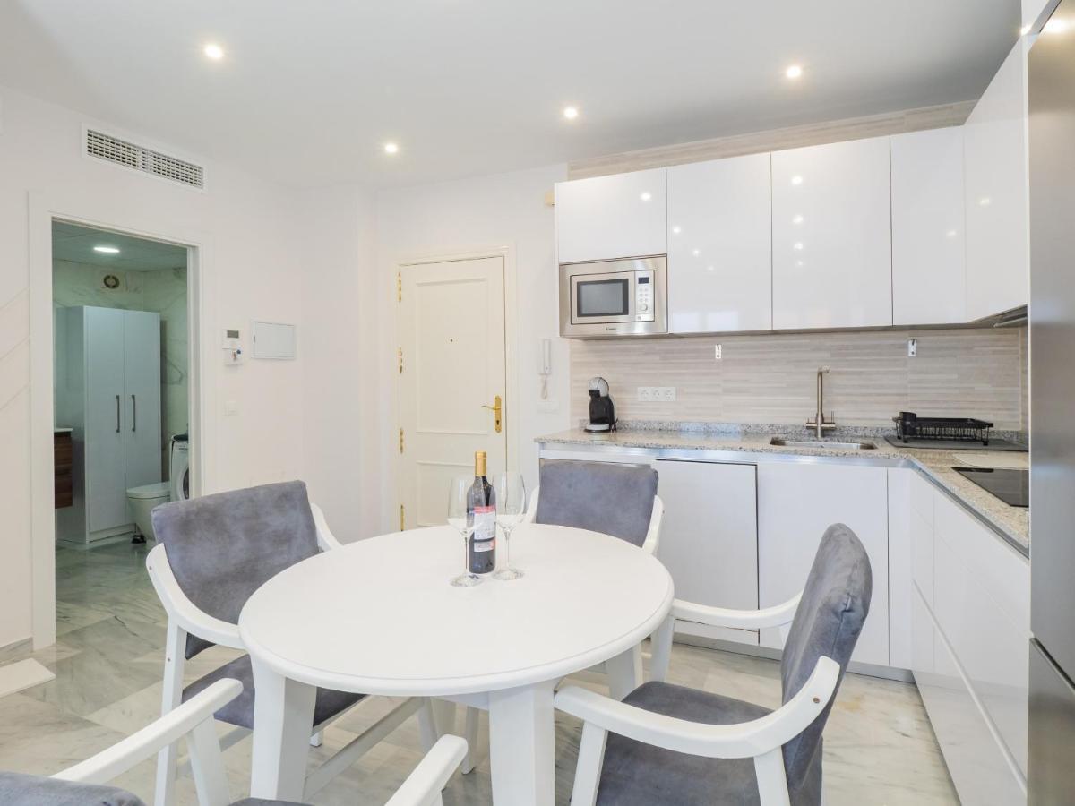Cubo'S Apartamento Atocha With Optional Parking Malaga Bagian luar foto