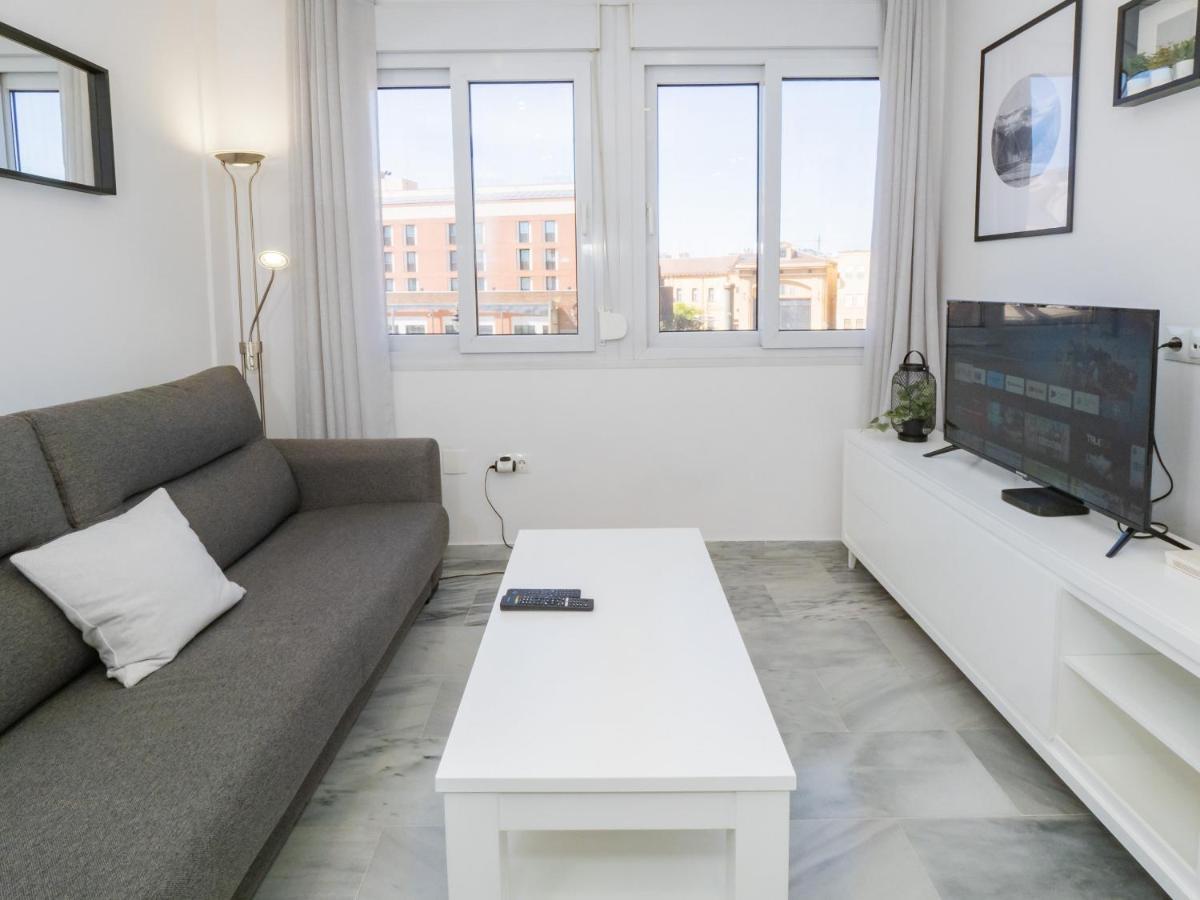 Cubo'S Apartamento Atocha With Optional Parking Malaga Bagian luar foto