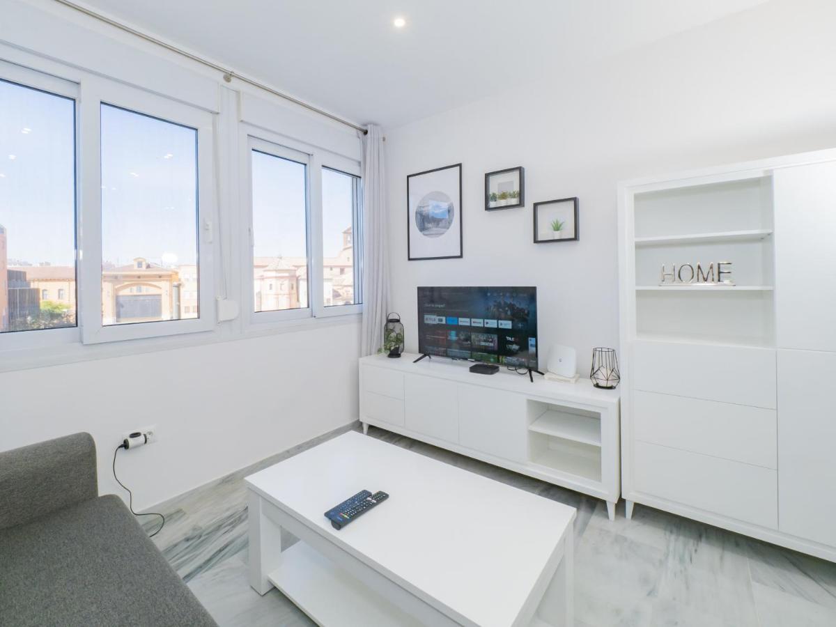 Cubo'S Apartamento Atocha With Optional Parking Malaga Bagian luar foto
