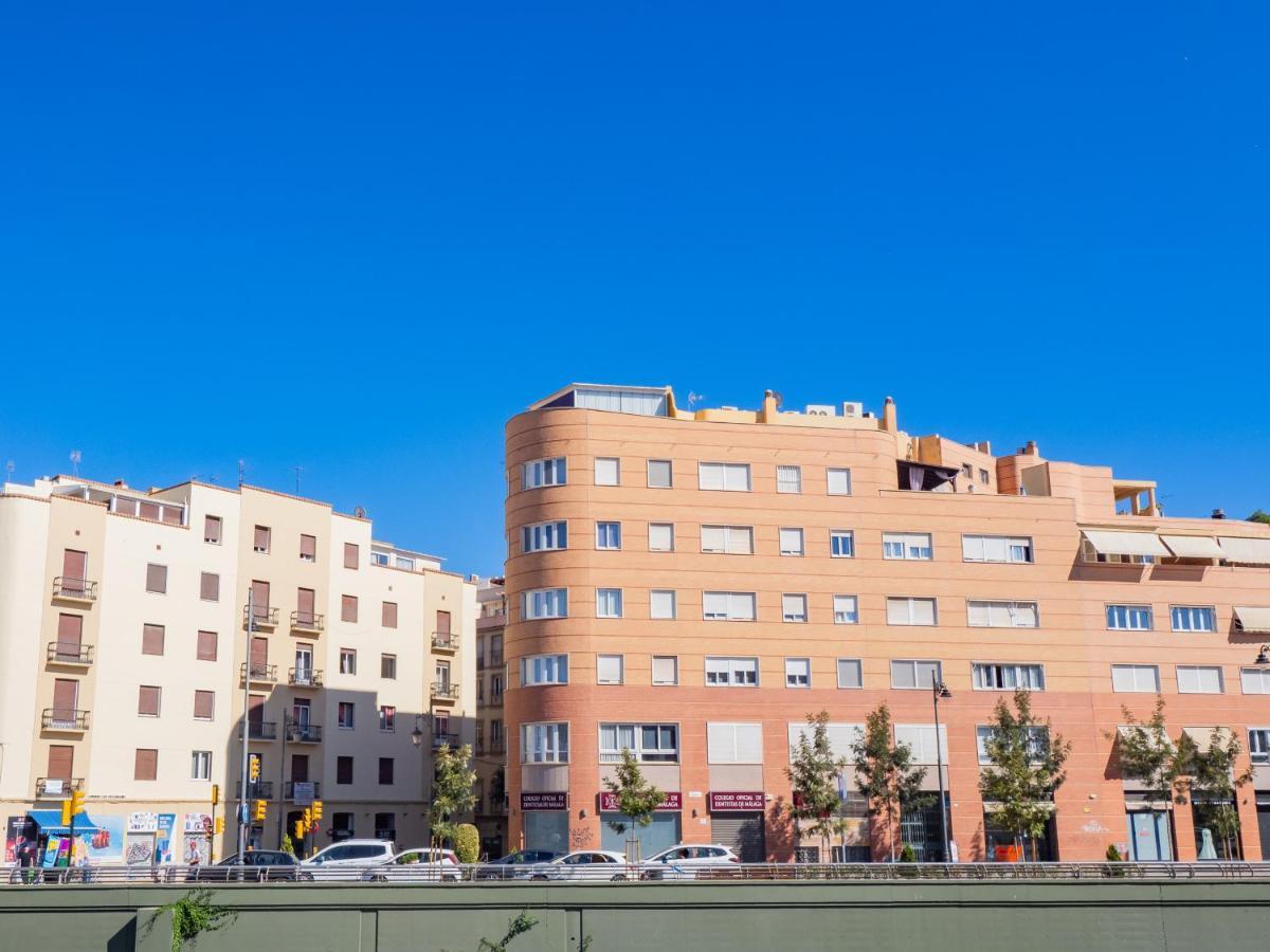 Cubo'S Apartamento Atocha With Optional Parking Malaga Bagian luar foto