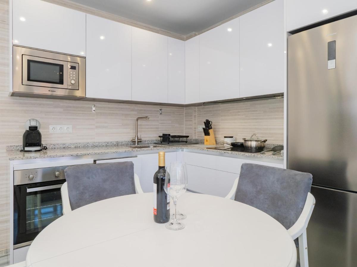 Cubo'S Apartamento Atocha With Optional Parking Malaga Bagian luar foto