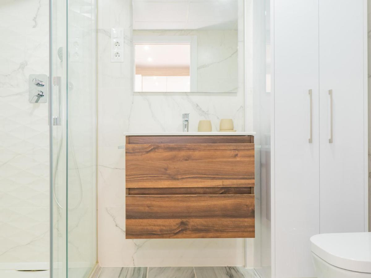 Cubo'S Apartamento Atocha With Optional Parking Malaga Bagian luar foto
