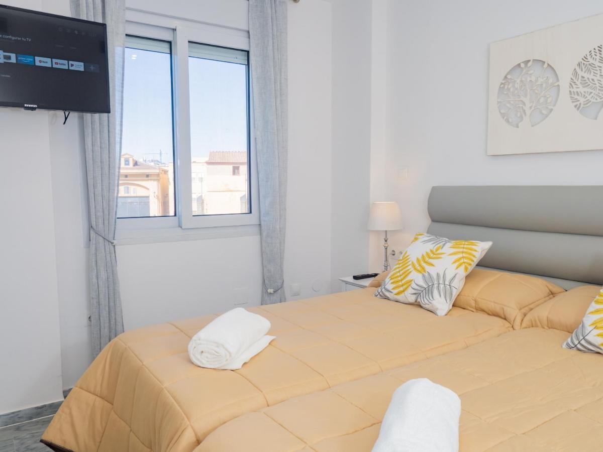 Cubo'S Apartamento Atocha With Optional Parking Malaga Bagian luar foto