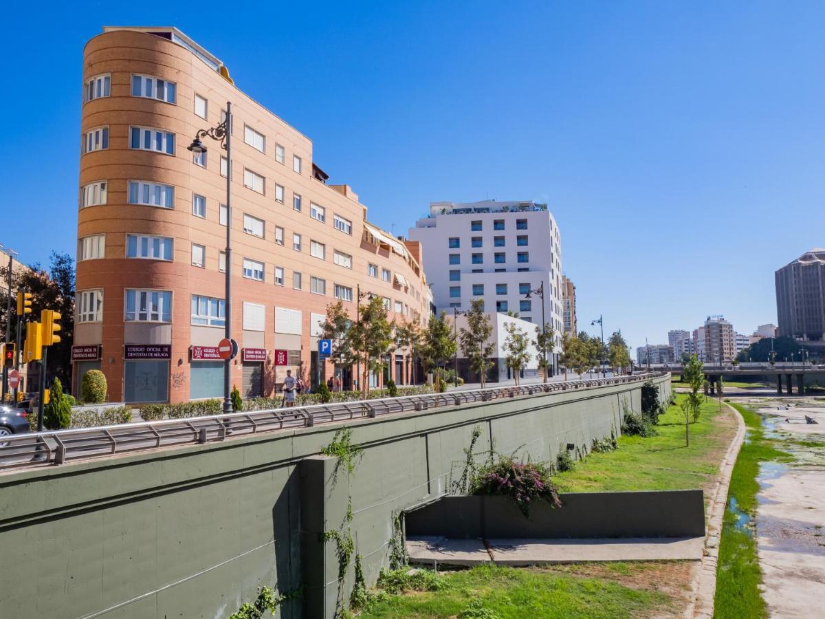 Cubo'S Apartamento Atocha With Optional Parking Malaga Bagian luar foto