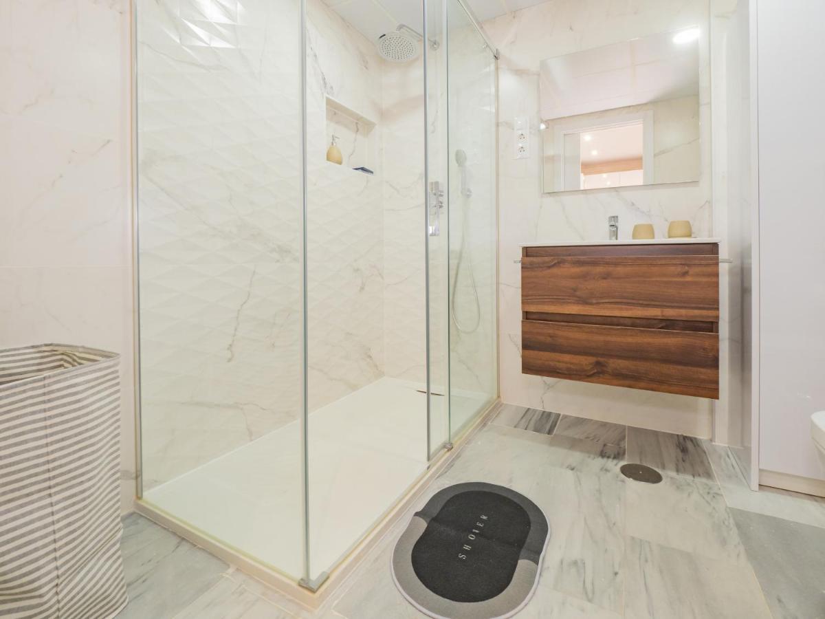 Cubo'S Apartamento Atocha With Optional Parking Malaga Bagian luar foto
