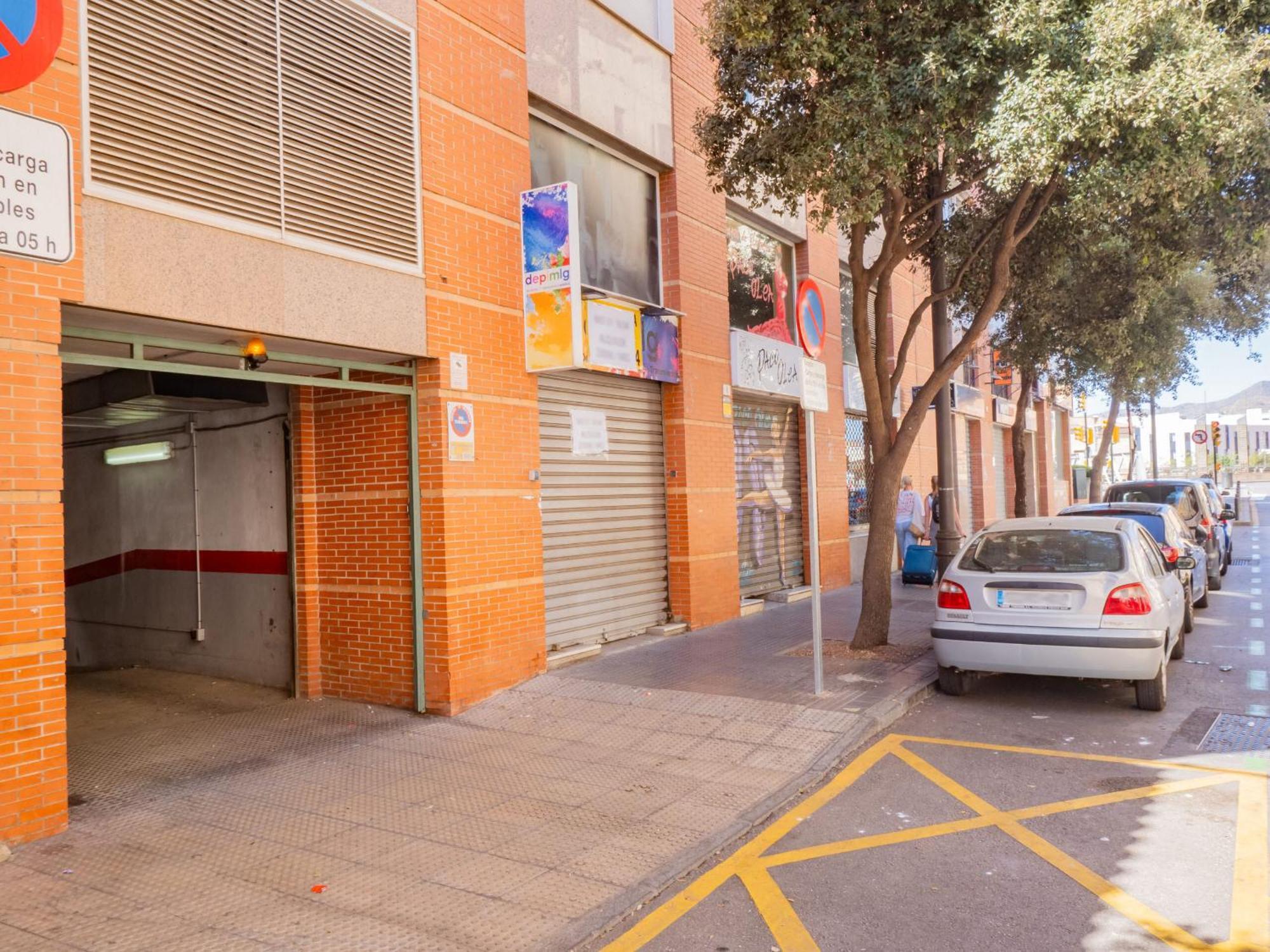 Cubo'S Apartamento Atocha With Optional Parking Malaga Bagian luar foto